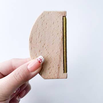 Plastic-Free Travel Lint Remover