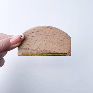 Plastic-Free Travel Lint Remover